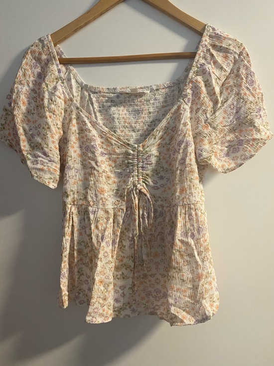 Wild Skyes Tops - ☀️Floral Drawstring Peasant Top in Cream and Pastel Floral